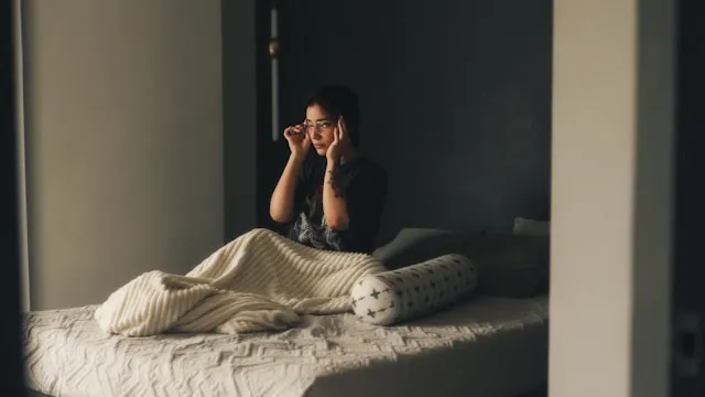 パートナーに対して悩んでいる様子の女性